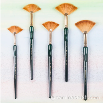 Ahịhịa ahịhịa golden gouache